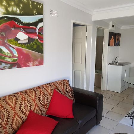 Отель Mi Casa Su Casa Randburg Экстерьер фото