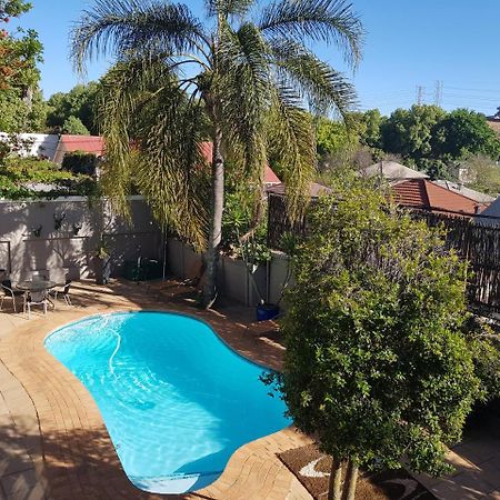 Отель Mi Casa Su Casa Randburg Экстерьер фото