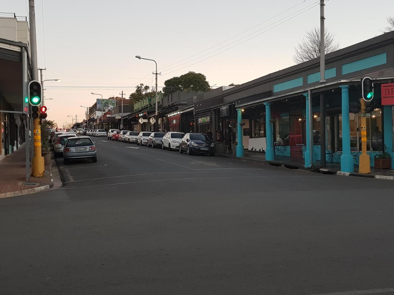 Отель Mi Casa Su Casa Randburg Экстерьер фото