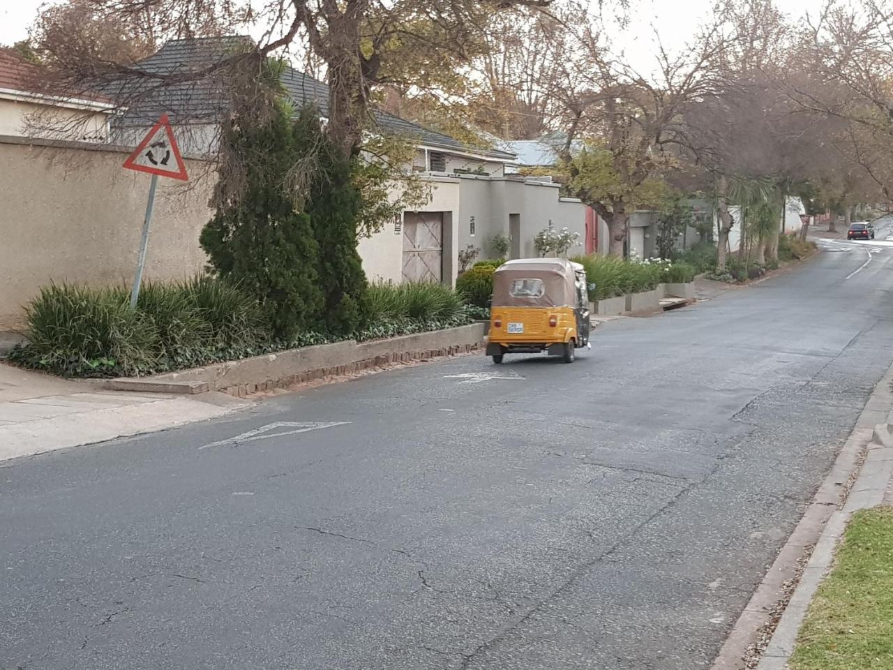Отель Mi Casa Su Casa Randburg Экстерьер фото