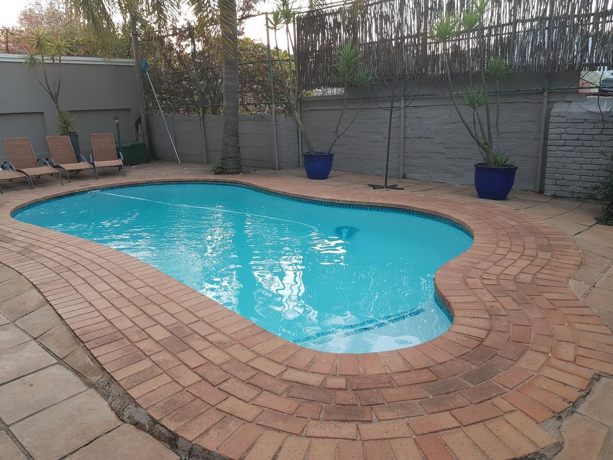 Отель Mi Casa Su Casa Randburg Экстерьер фото