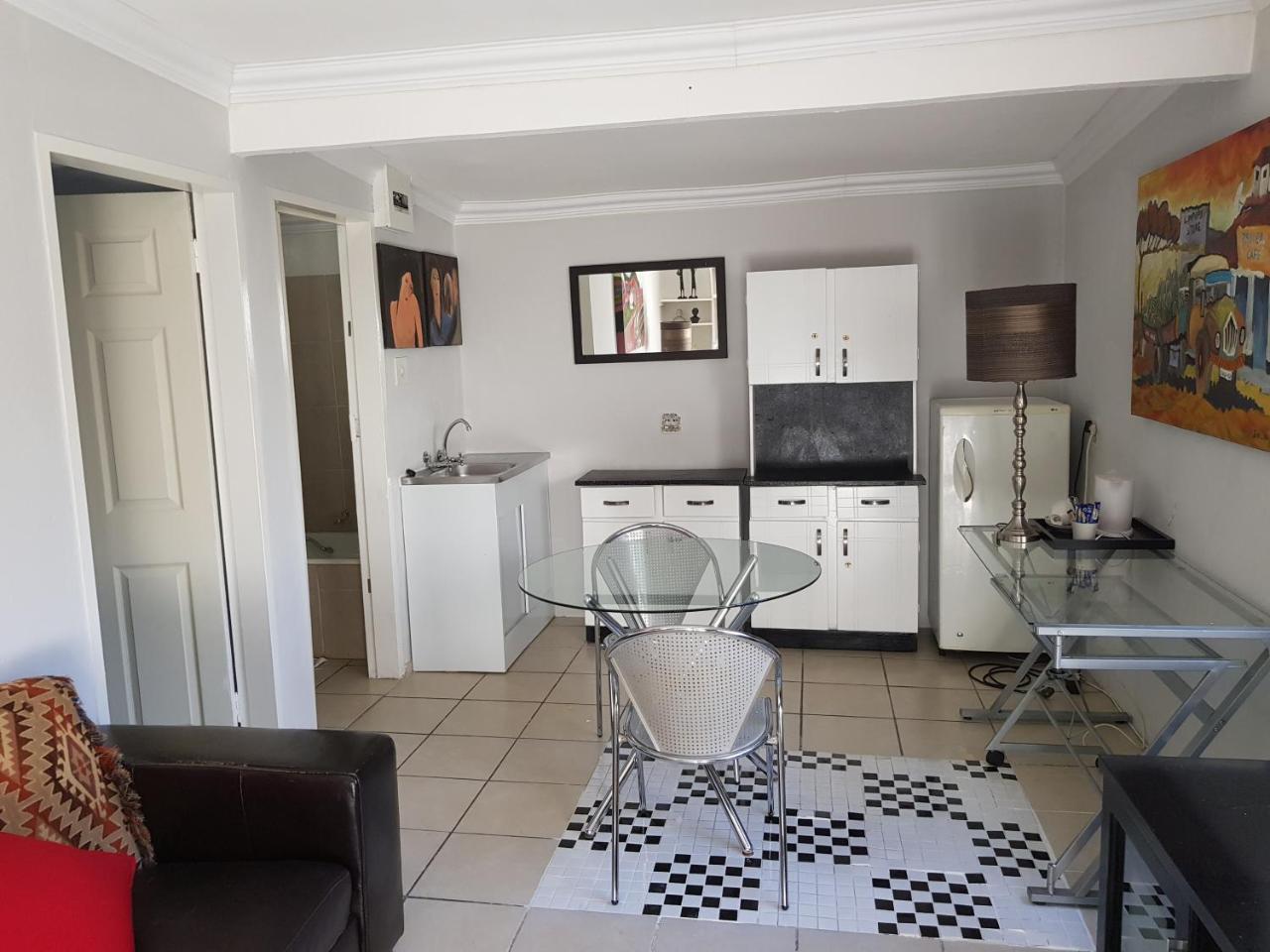 Отель Mi Casa Su Casa Randburg Экстерьер фото